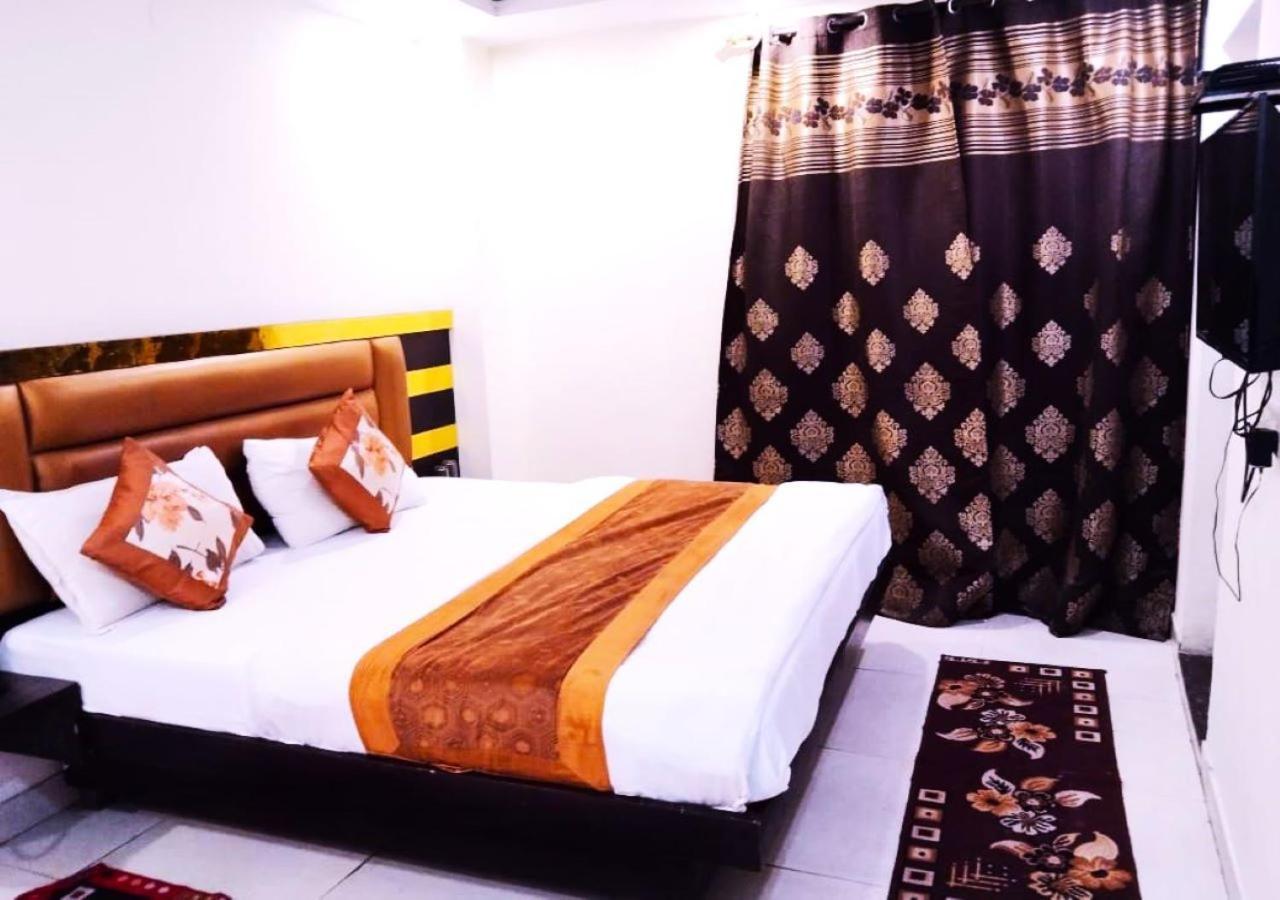Hotel I & Revels Near Railway Station- By Ap Singh New Delhi