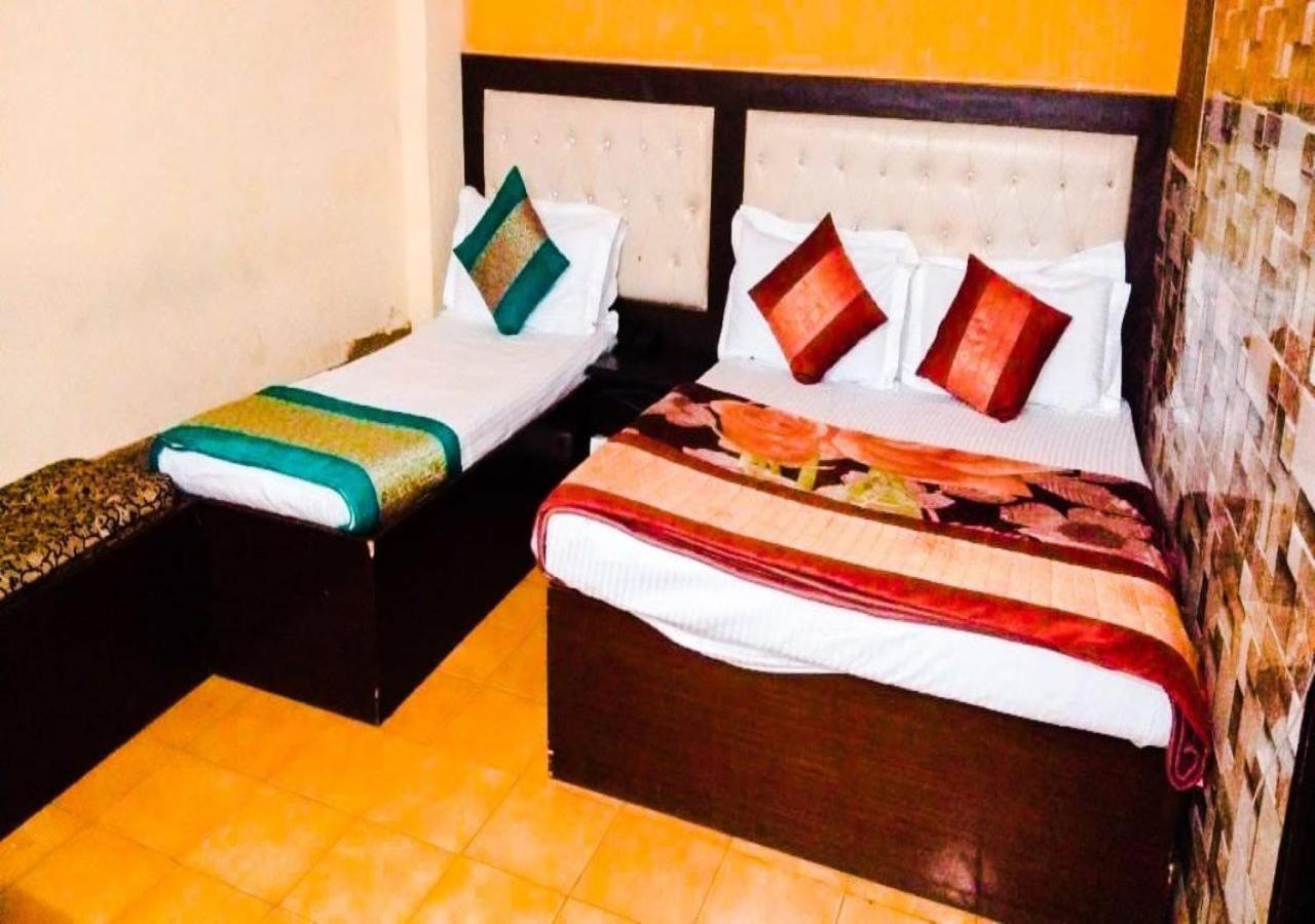 I & Revels Near Railway Station- By Ap Singh Hotel New Delhi