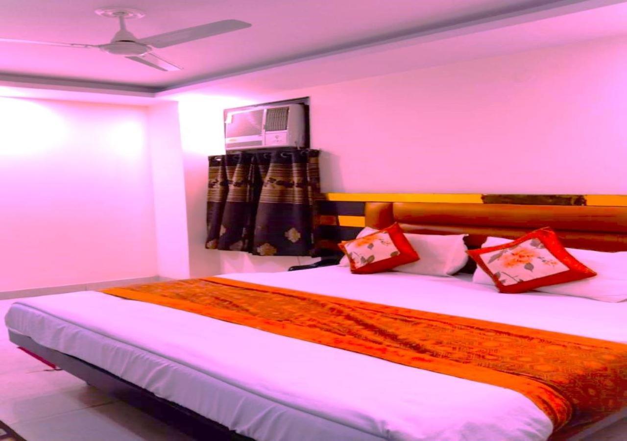 Hotel I & Revels Near Railway Station- By Ap Singh New Delhi