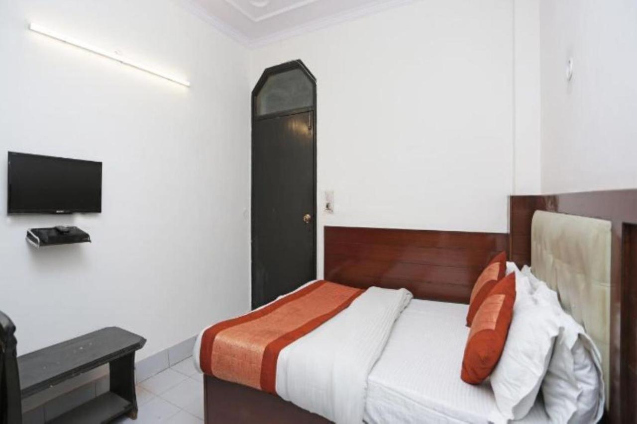 I & Revels Near Railway Station- By Ap Singh Hotel New Delhi
